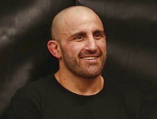 Александр Волкановски