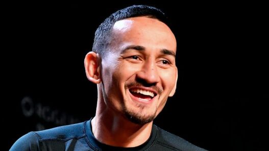 Макс Холлоуэй